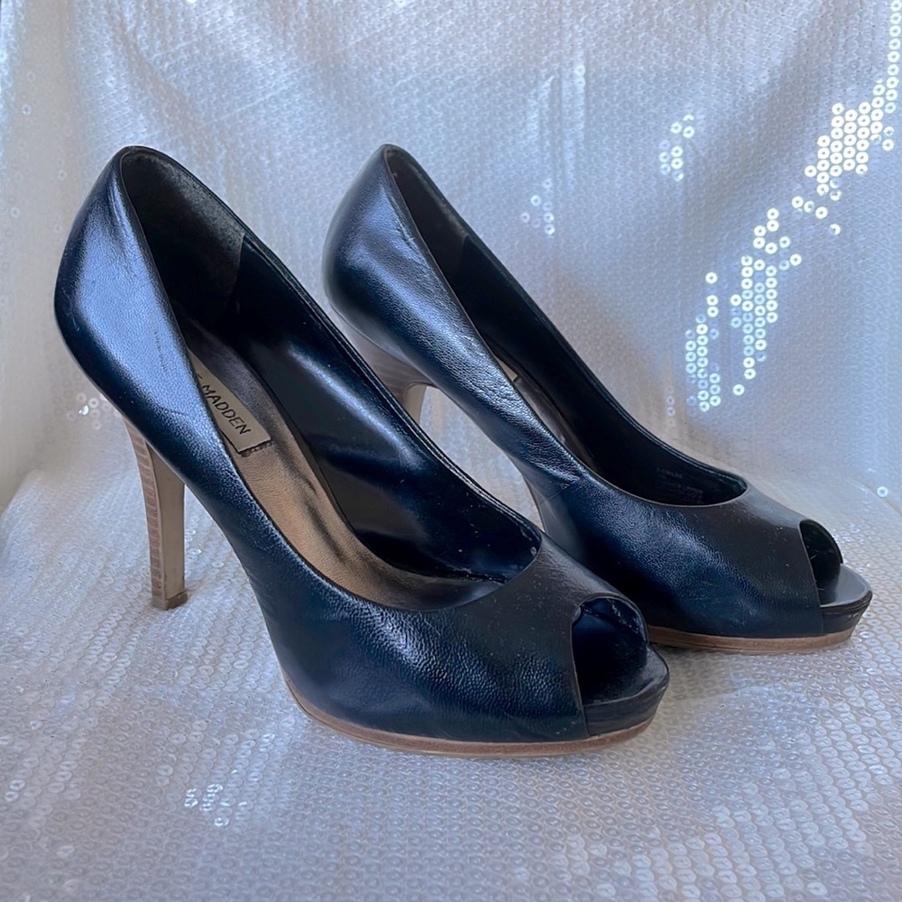Steve Madden black peeky toe heels